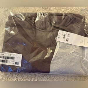 Alo Yoga Accolade Hoodie Raisinette Size Small NEW in Package